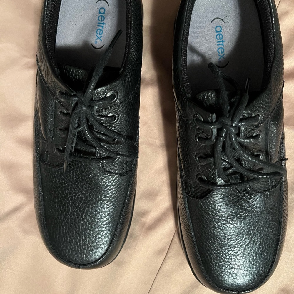 Aetrex Y 900M leather orthopedic walker shoes. Size 12 M.Color black